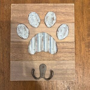 Hobby Lobby Rustic Paw Print Leash Holder